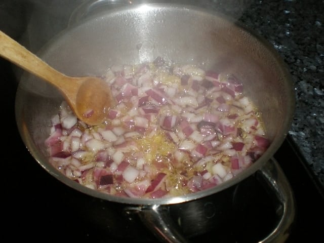 Pochar la cebolla morada