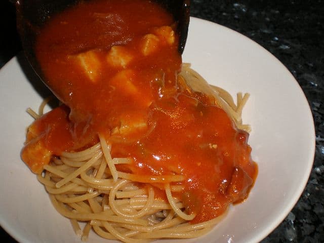 Espaguetis con salsa de panceta