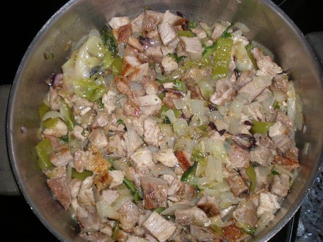 Chuletas con poche de ensalada
