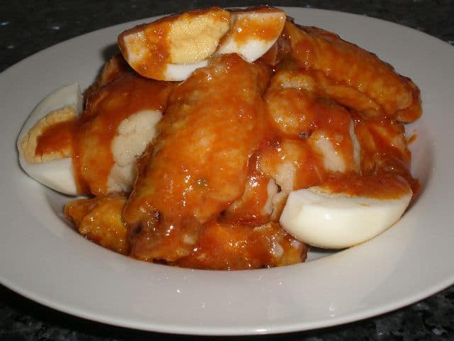 Alitas de pollo en salsa 