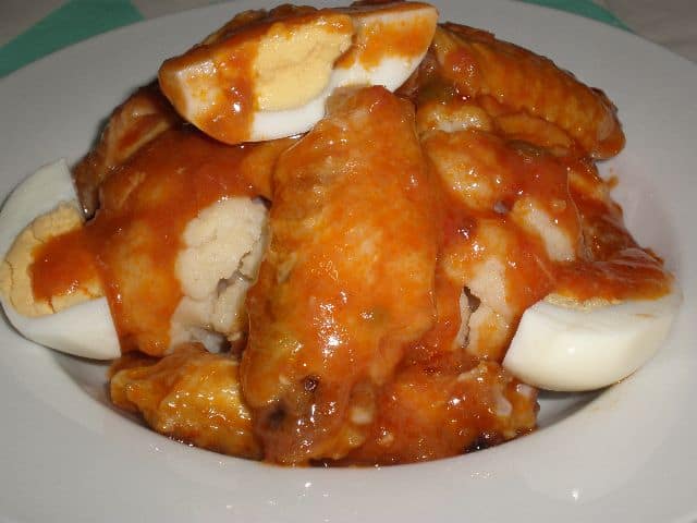 Alitas de pollo en salsa