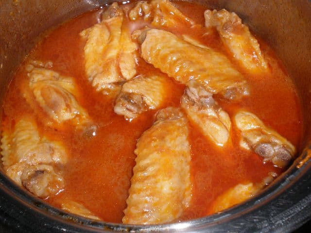 Alitas de pollo en salsa