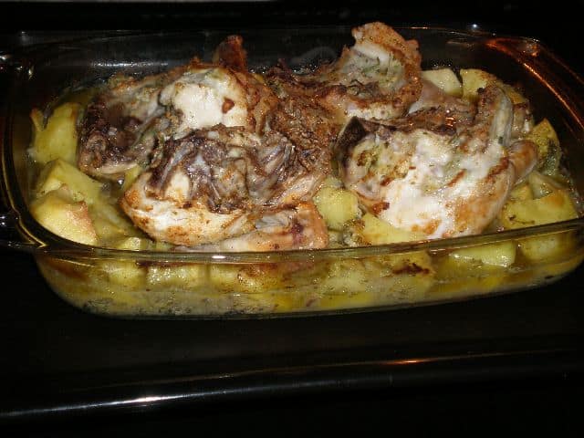 Pollo con ajo batido al horno