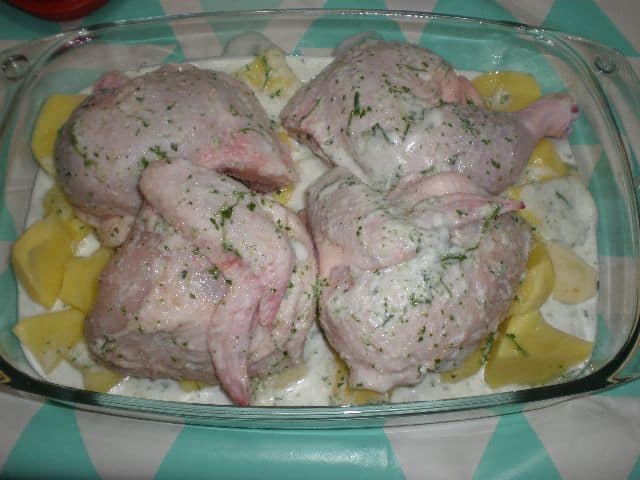 Pollo con ajo batido al horno