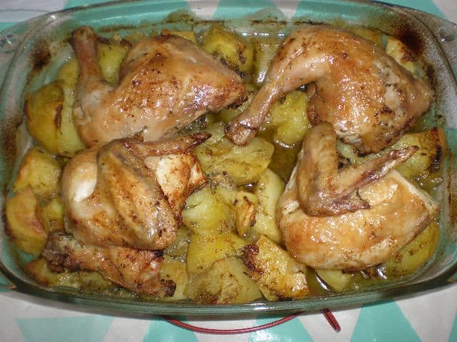 Pollo con ajo batido al horno 