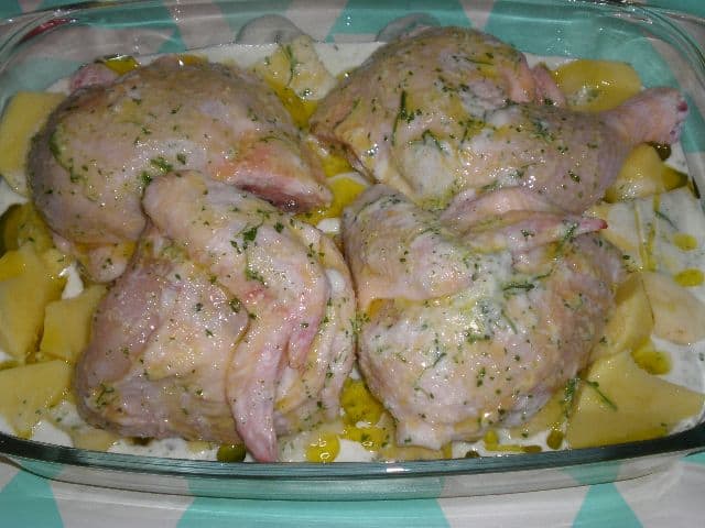 Pollo con ajo batido al horno