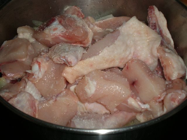 Cocinar el pollo en salsa