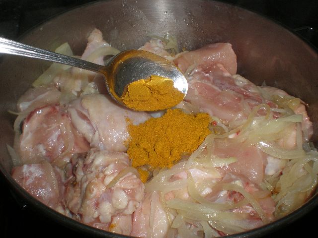 Cocinar el pollo en salsa