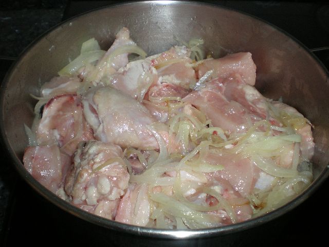 Cocinar el pollo en salsa