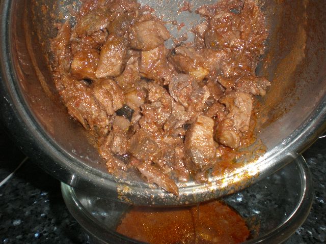 Daditos de atún rojo en salsa