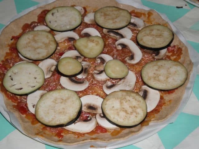 Masa con sofrito, champiñones y berenjenas
