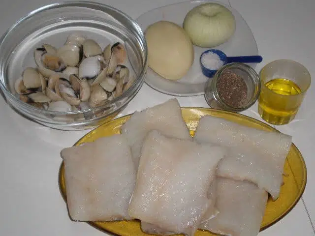 Ingredientes para bacalao con almejas