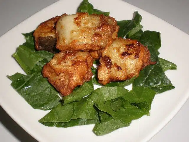 Taquitos de congrio rebozados