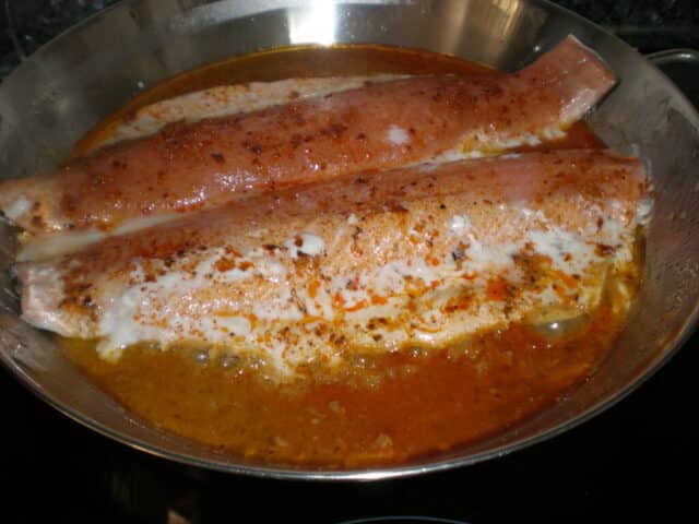 Salmón con mojo de tomate 