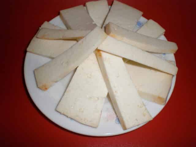 Tapa de queso de cabra al pimentón