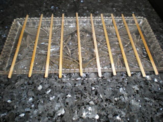 Bandeja con palillos
