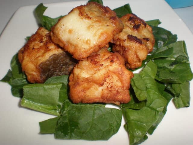 Taquitos de congrio rebozados