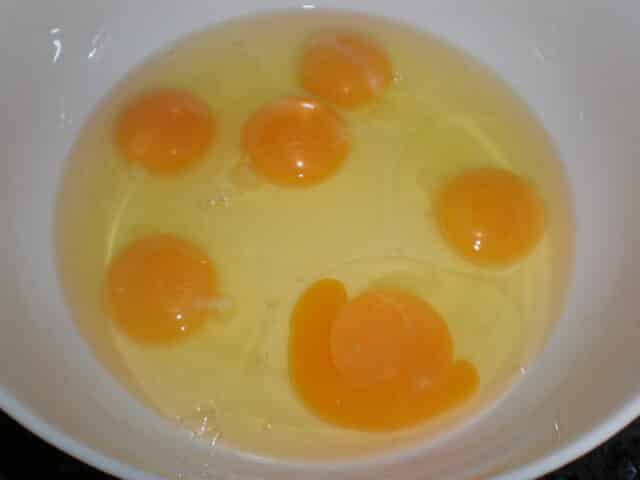Huevos en bol
