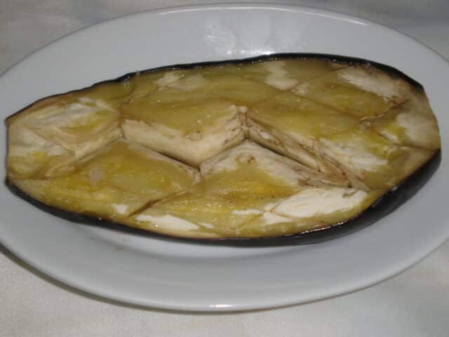 Berenjenas asadas en microondas