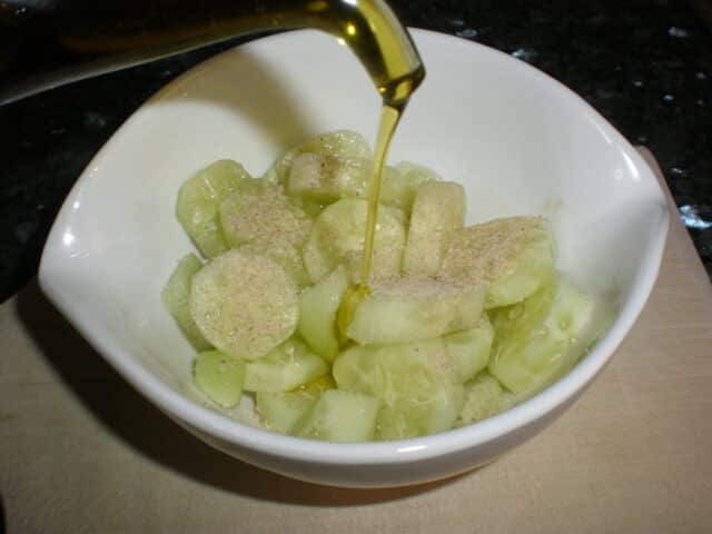 Aliñar las semillas de pepino
