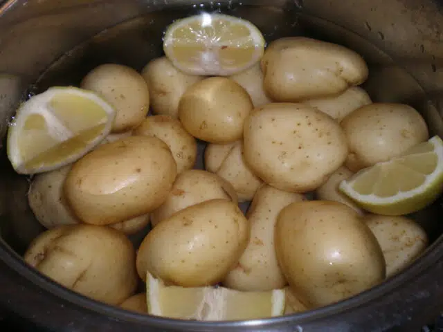 Papas con agua