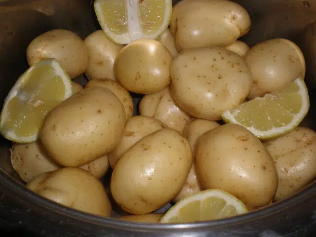 Papas y limón