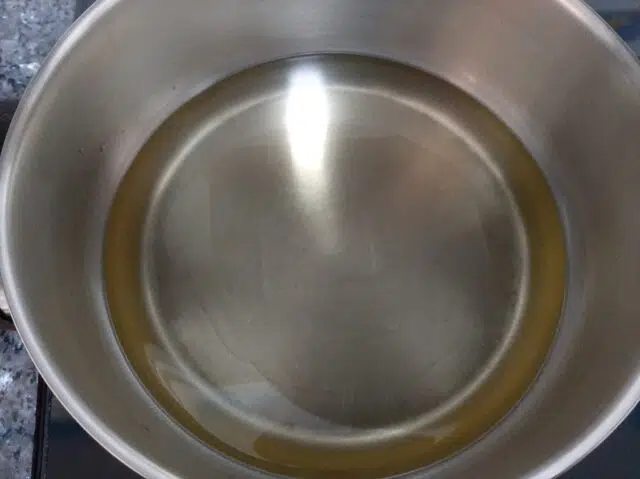 Calentar el aceite de girasol