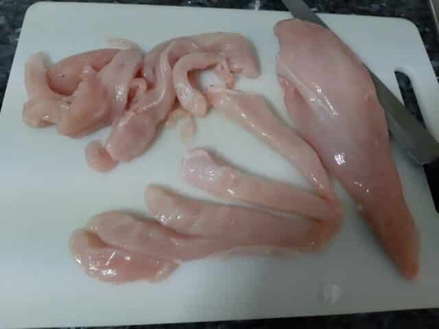 Partir las pechugas en tiras