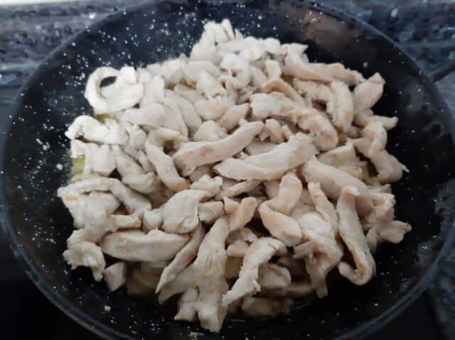 Tiras de pollo al AOVE 