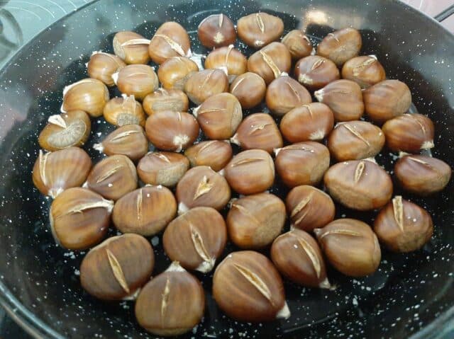 Castañas asadas en el horno