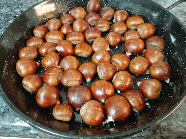Castañas con sal gorda