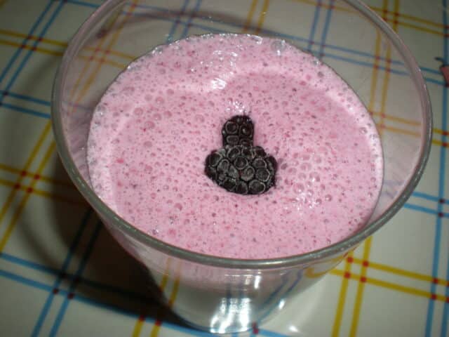 Batido de frutillas del bosque