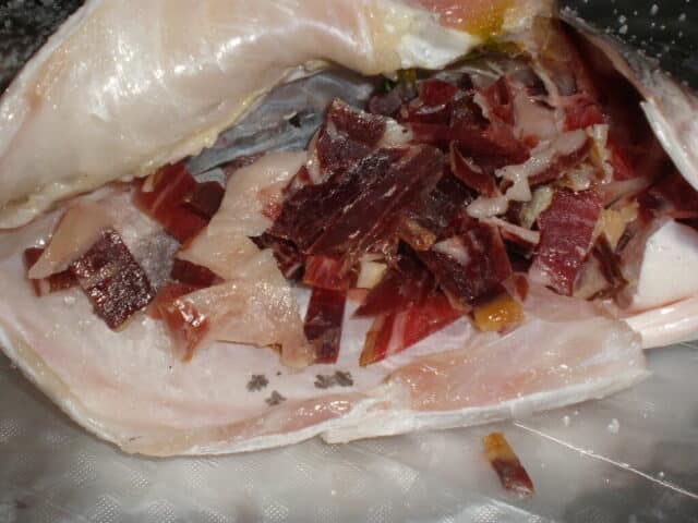 Dorada con jamón serrano