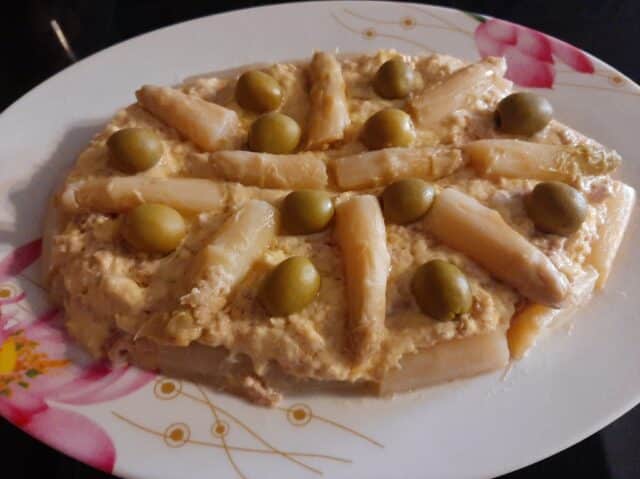 Ensaladilla de espárragos Ensaladilla de espárragos