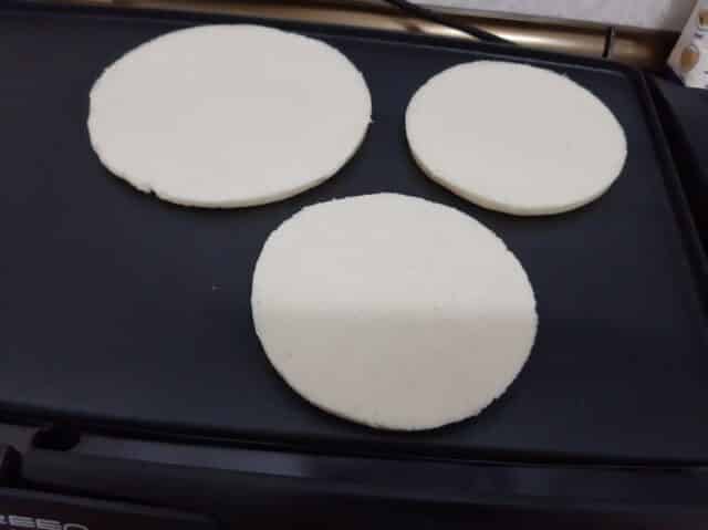Asar las arepas Asar las arepas