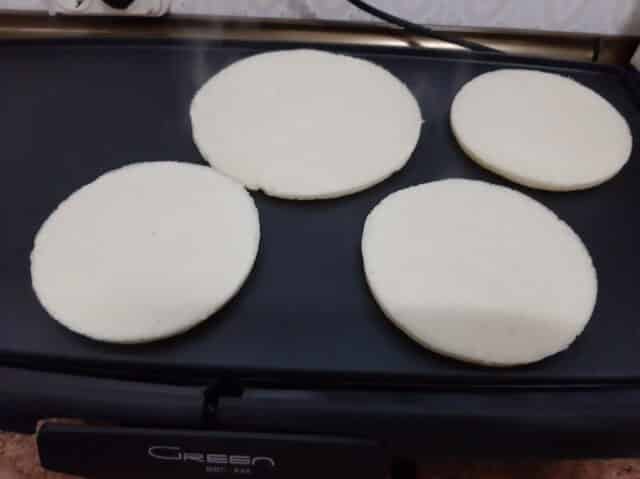 Asar las arepas Asar las arepas