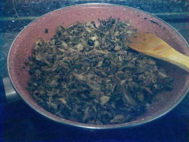 Atún sofrito con los tallos