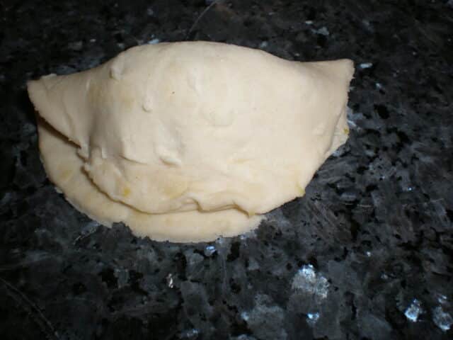 Doblar la masa rellena