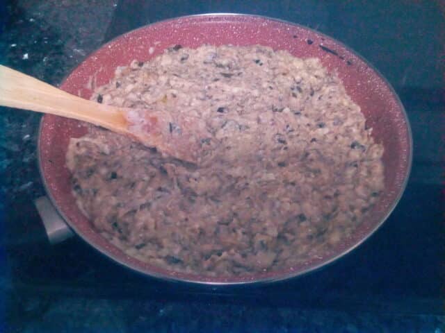 Hacer la masa para las croquetas