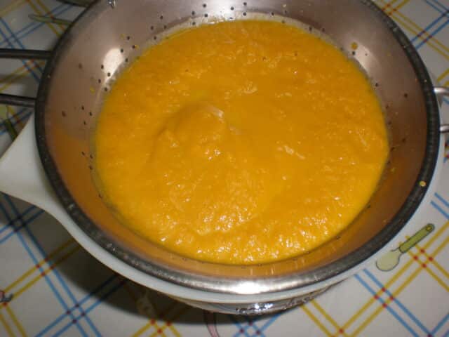 Pasar la crema por el chino