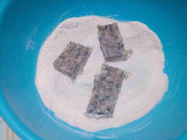 Pasar por pan rallado