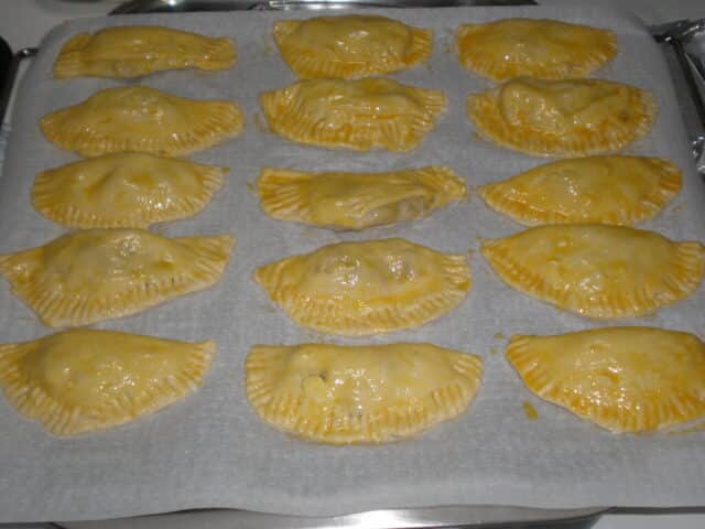 Truchas de batata untadas de huevo