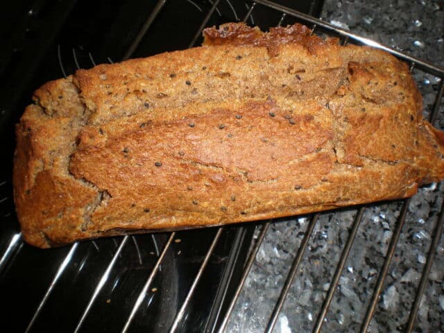 Pan integral con salvado y sésamo Pan integral con salvado y sésamo