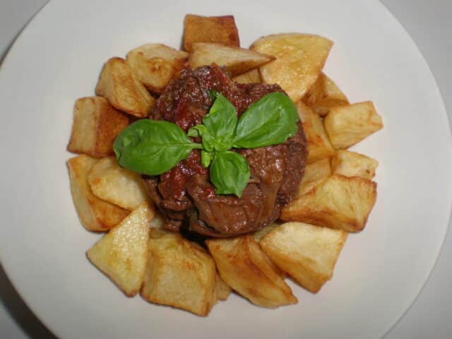 Decorada con albahaca