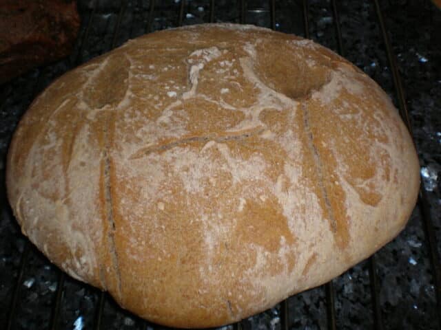 Pan redondo con masa madre integral