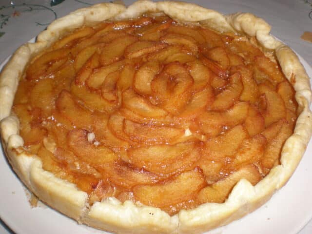 Tartaleta de ciruelas rojas