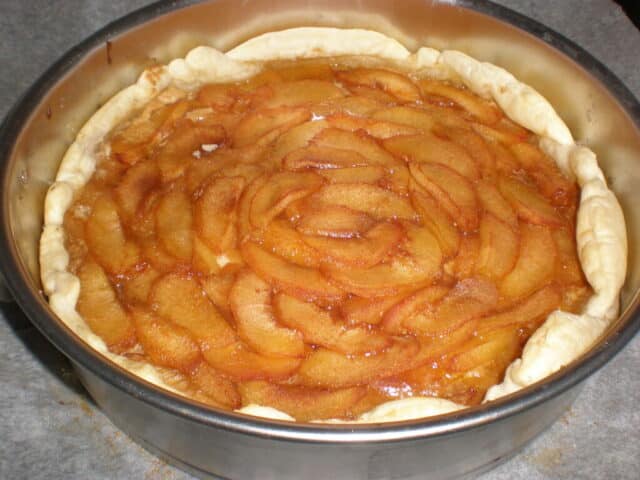 Tartaleta de ciruelas rojas