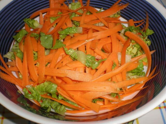 Ensalada de cogollo y zanahoria Ensalada de cogollo y zanahoria