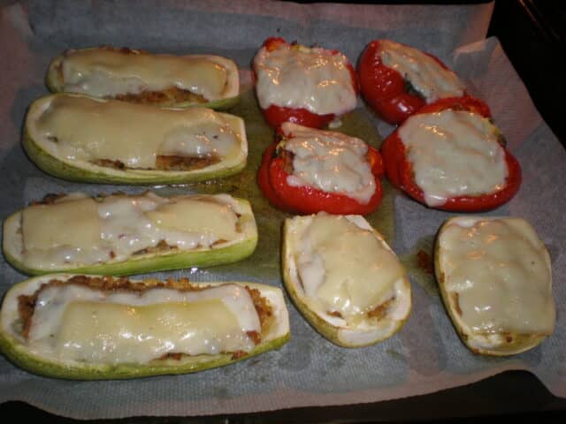 Calabacines y pimientos rellenos Calabacines y pimientos rellenos
