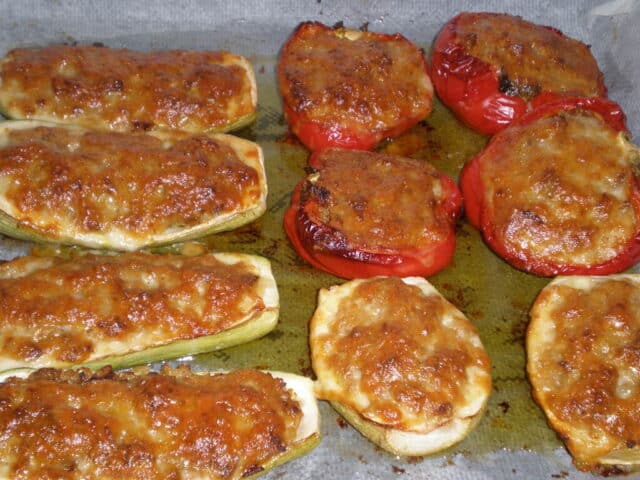 Calabacines y pimientos rellenos Calabacines y pimientos rellenos